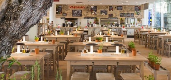 des-oliviers-centenaires-sont-implantes-dans-chaque-restaurant-vapiano